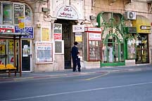 [
Shabbat walk to Shul ]