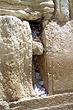[Messages in the cracks of the Kotel ]